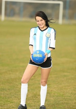 18 year old Brooke Lynn giving and receiving oral sex before facial cumshot